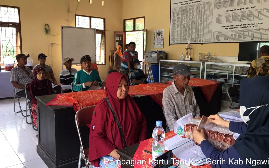 Pembagian Kartu Tani di Kec. Gerih