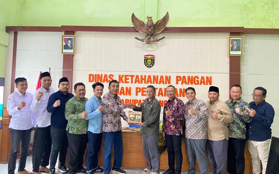 Kunjungan Kerja DPRD dan Dinas Pertanian Kabupaten Tulungagung dalam Penguatan Inovasi Electric Farming